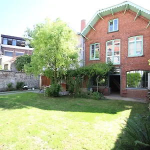 La Maison Du Fond Du Jardin Ixelles